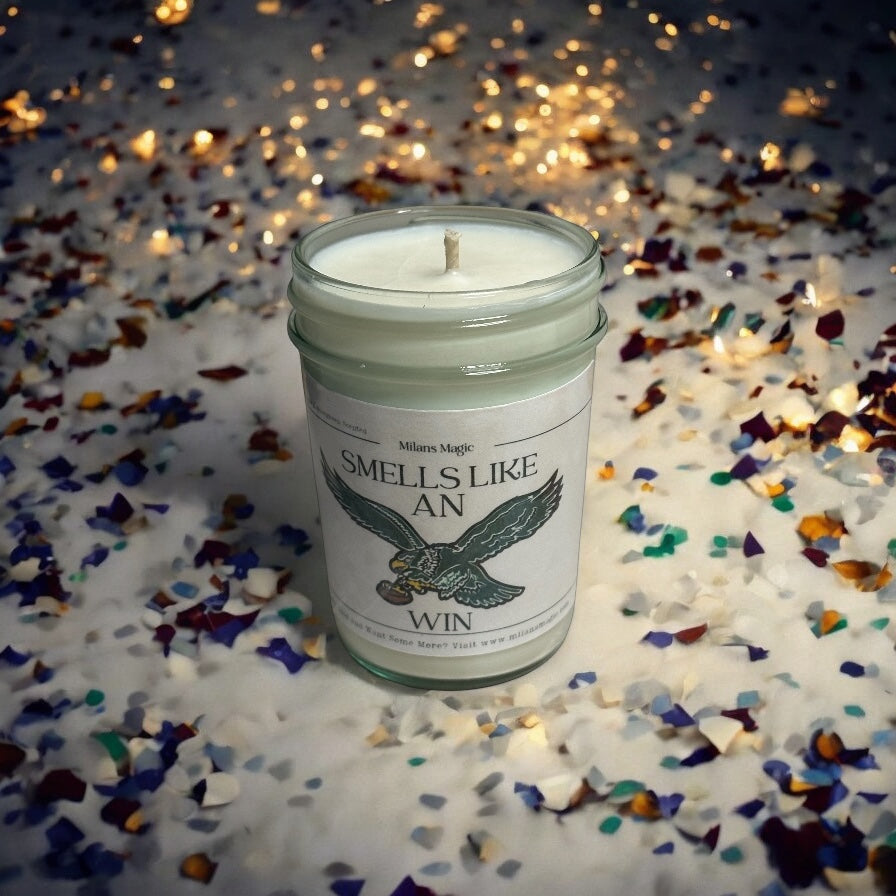 “Smells like an Eagles Win” Pineapple and Evergreen Candle