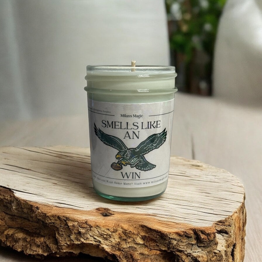 “Smells like an Eagles Win” Pineapple and Evergreen Candle